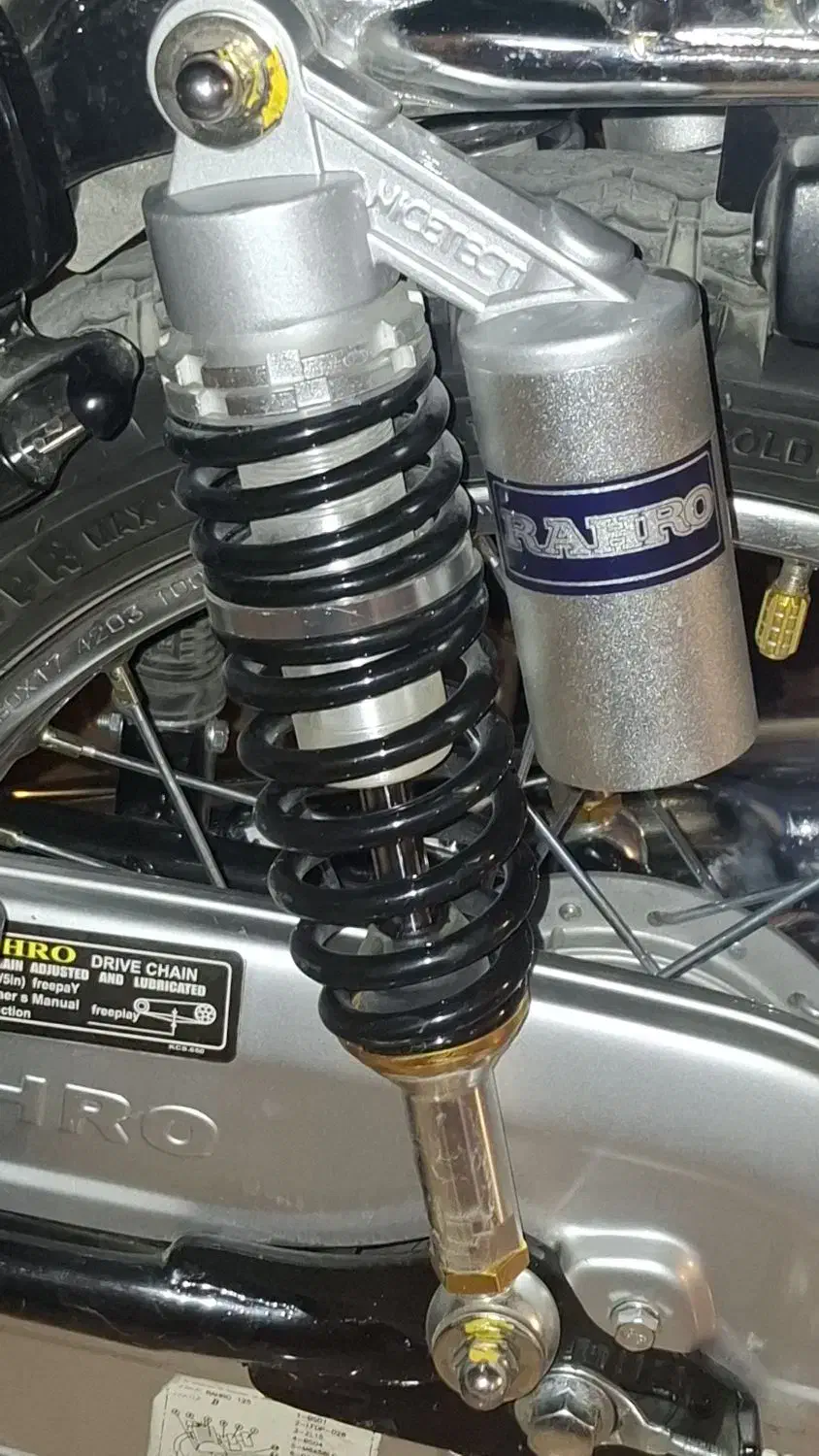 کمک عقب موتور سیکلت|قطعات یدکی و لوازم جانبی|شیراز, دینکان|دیوار