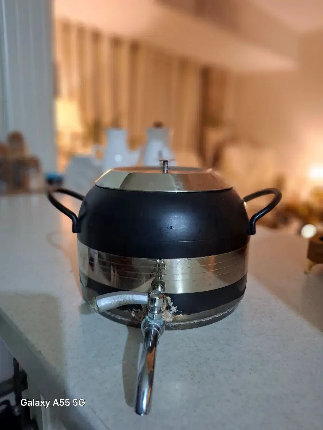 کتری کف چدن|قوری، کتری، قهوهساز دستی|پرند, فاز ۶|دیوار