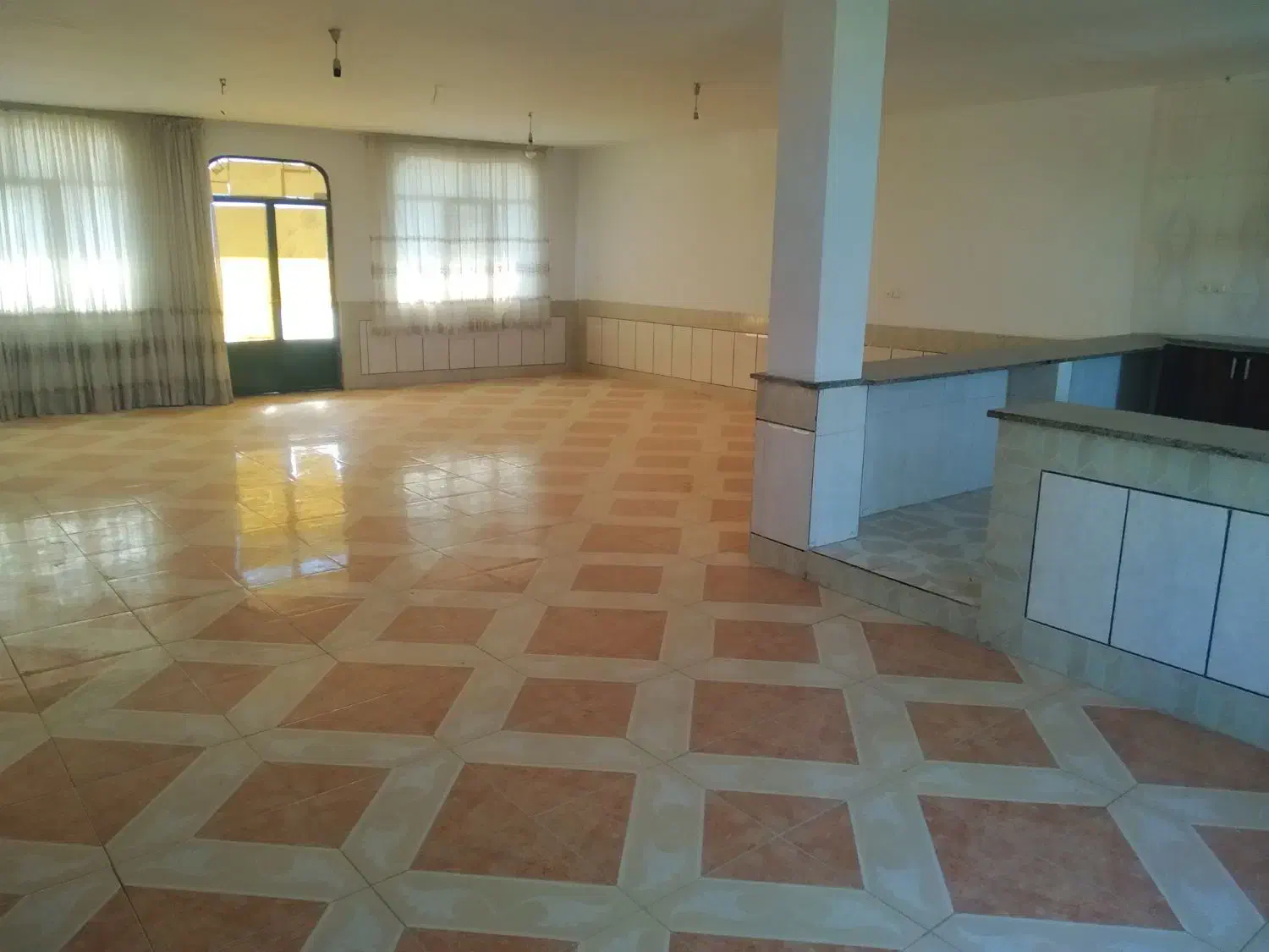 یک باب منزل طبقه اول واقع در اشترجان مساحت ۲۴۰متر|اجارهٔ آپارتمان|فلاورجان, |دیوار