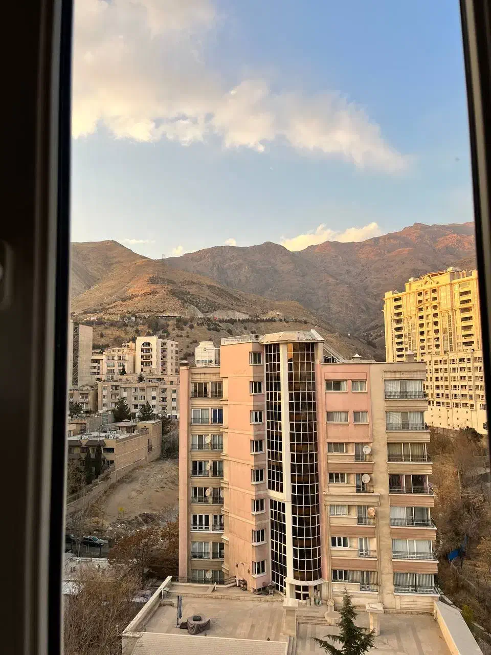 زعفرانیه ولنجک ۱۵۰ متر طبقه ۱۱ ویو ابدی