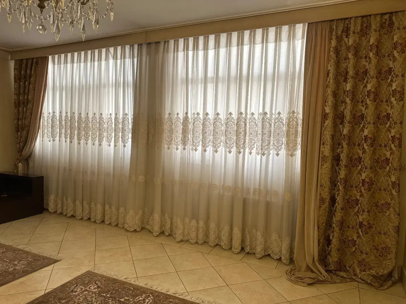 به علت جابجایی به فروش میرسد|پرده، رانر، رومیزی|تهران, صادقیه|دیوار