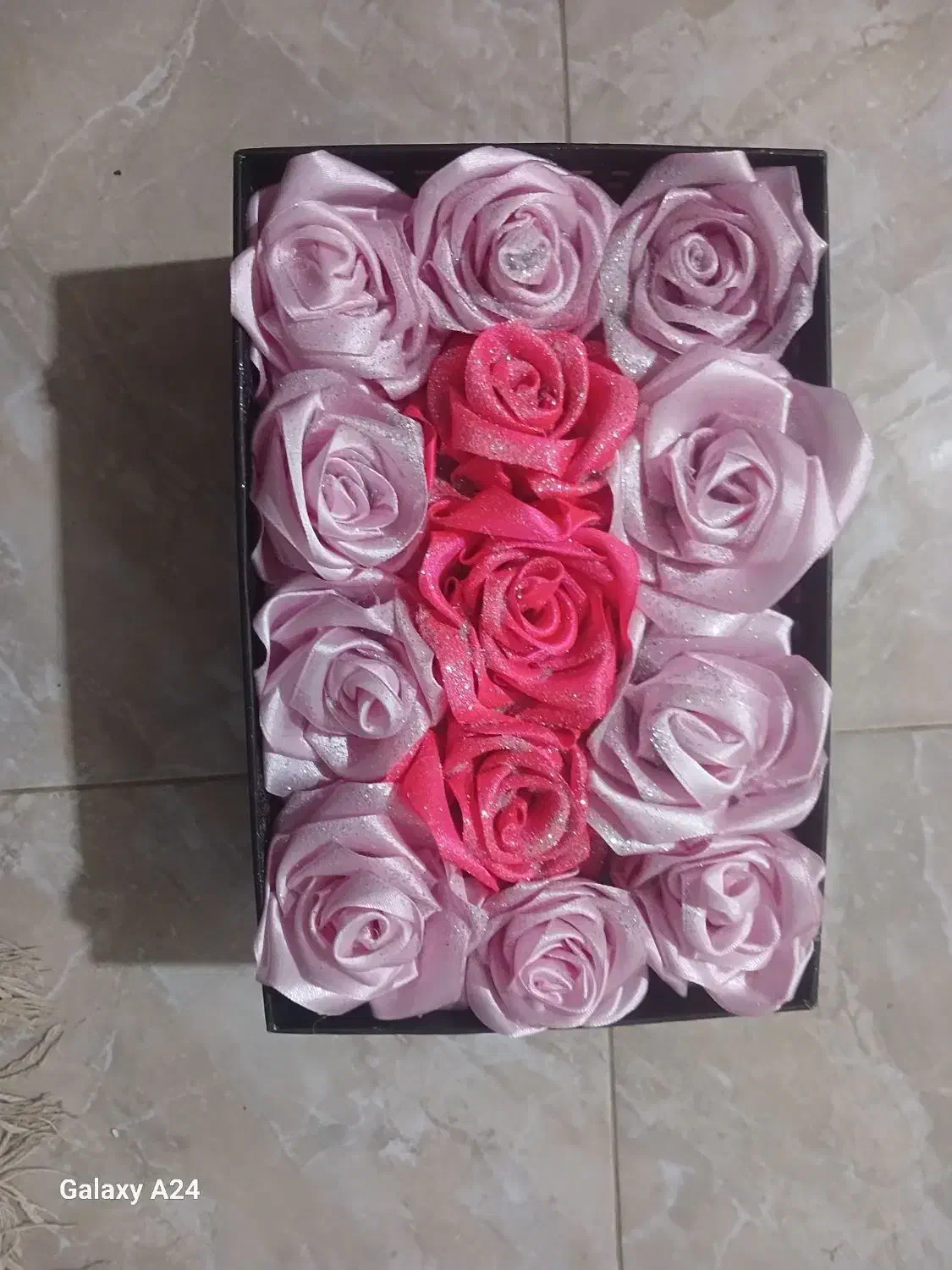 گل روبانی|گل مصنوعی|رشت, کوی حسینی|دیوار