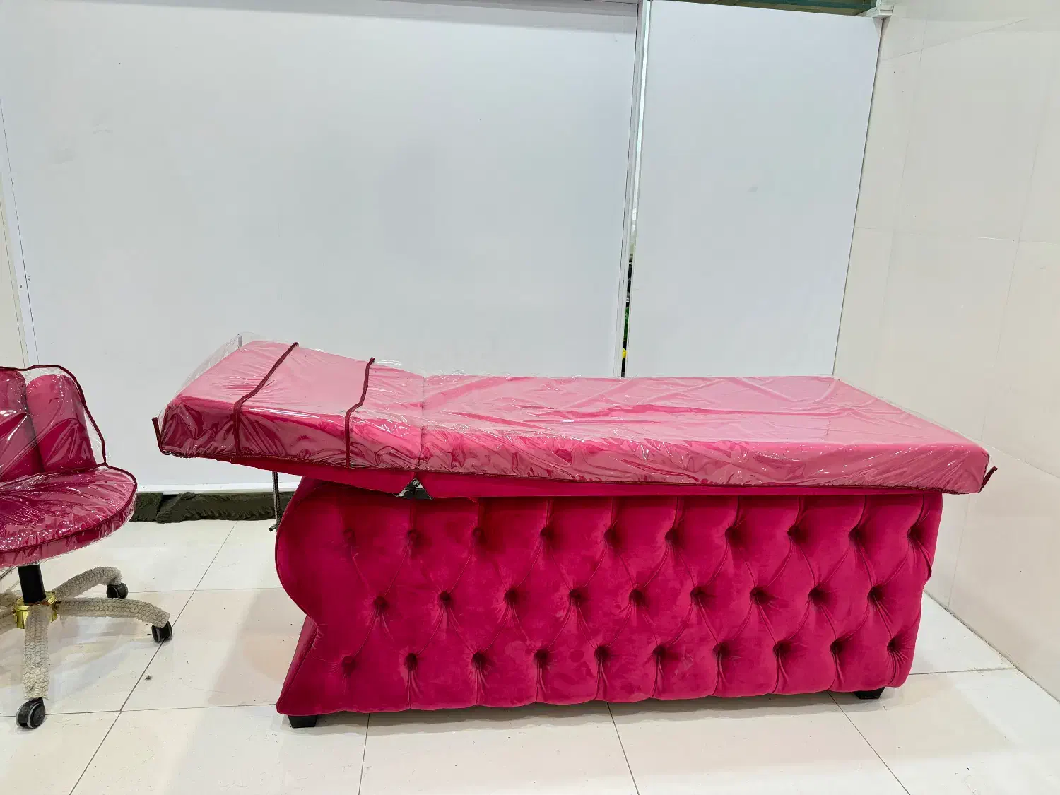 تخت و صندلی|آرایشگاه و سالنهای زیبایی|دوگنبدان, |دیوار