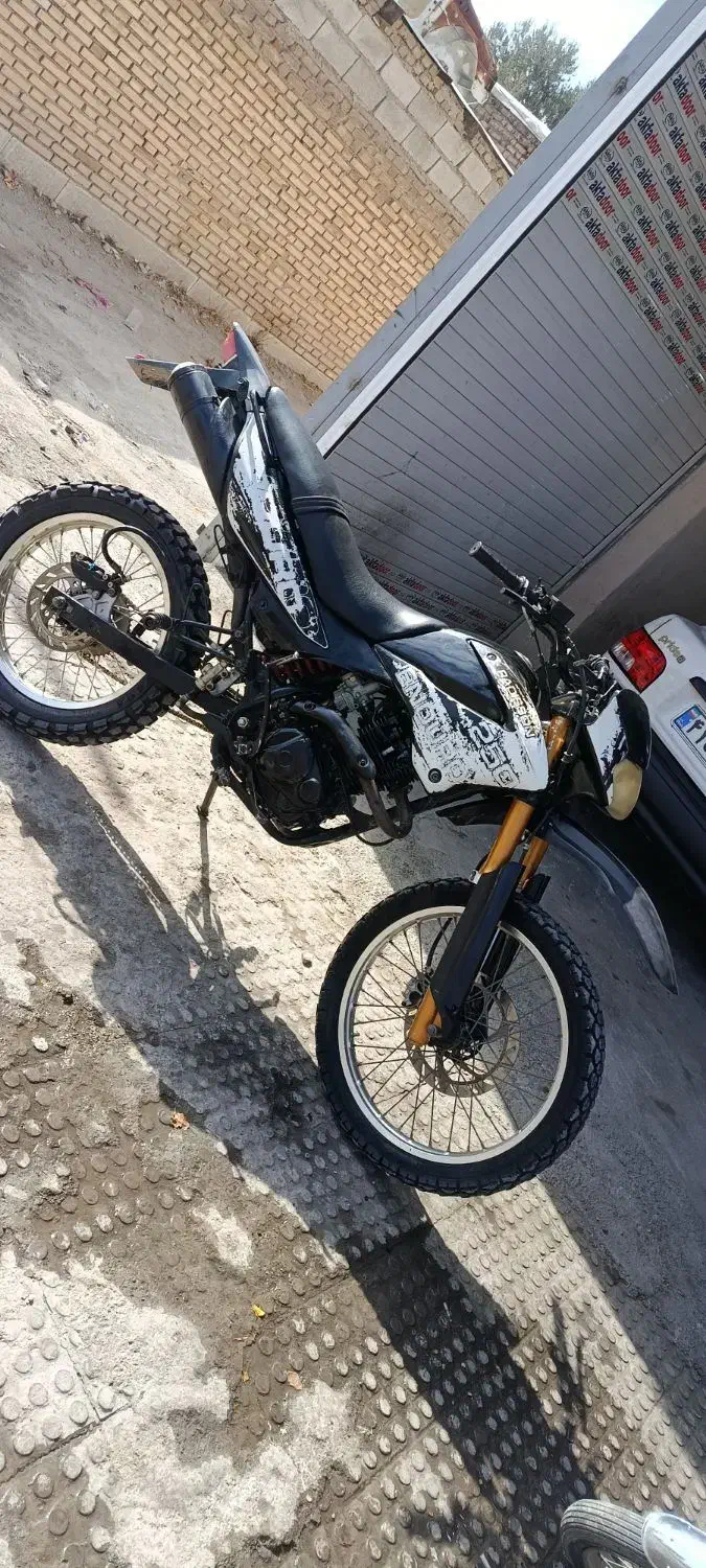 تریل رادیسون ۲۵۰|موتورسیکلت|بافت, |دیوار