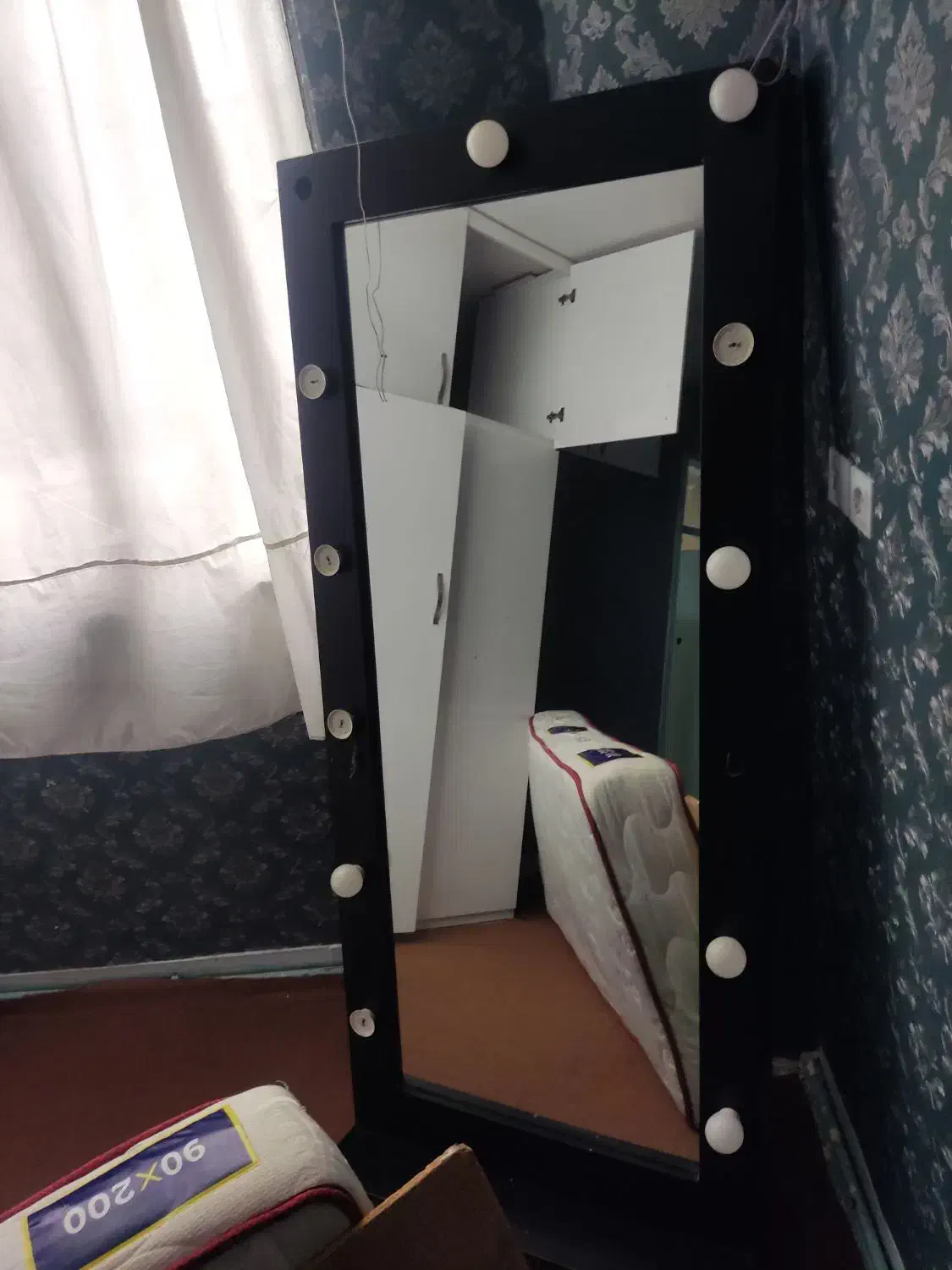 آیینه بزرگ شیشه سالم|حراج|مشهد, کارمندان دوم|دیوار