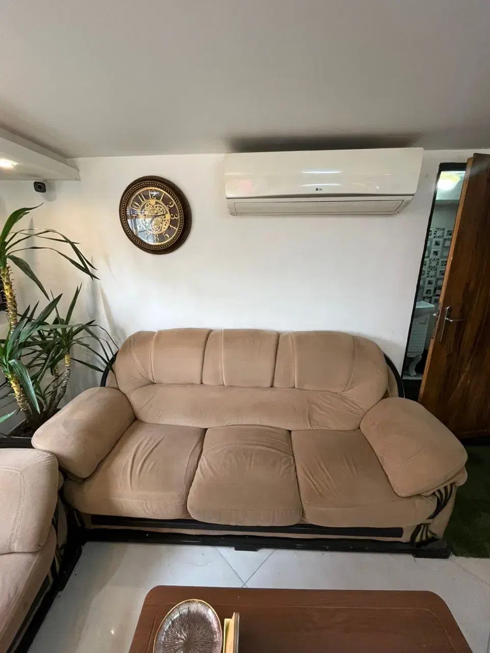 مبلمان ۷ نفره نراد|مبلمان خانگی و میز عسلی|لاهیجان, کوه بیجار|دیوار