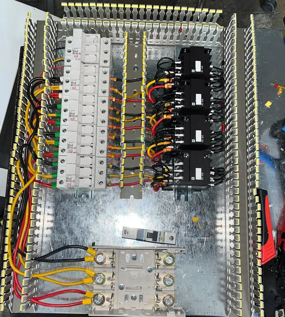 برقکاری رفع اتصالی برق ، تنظیم پمپ اب ، نصب لوستر|خدمات پیشه و مهارت|تهران, فلاح|دیوار