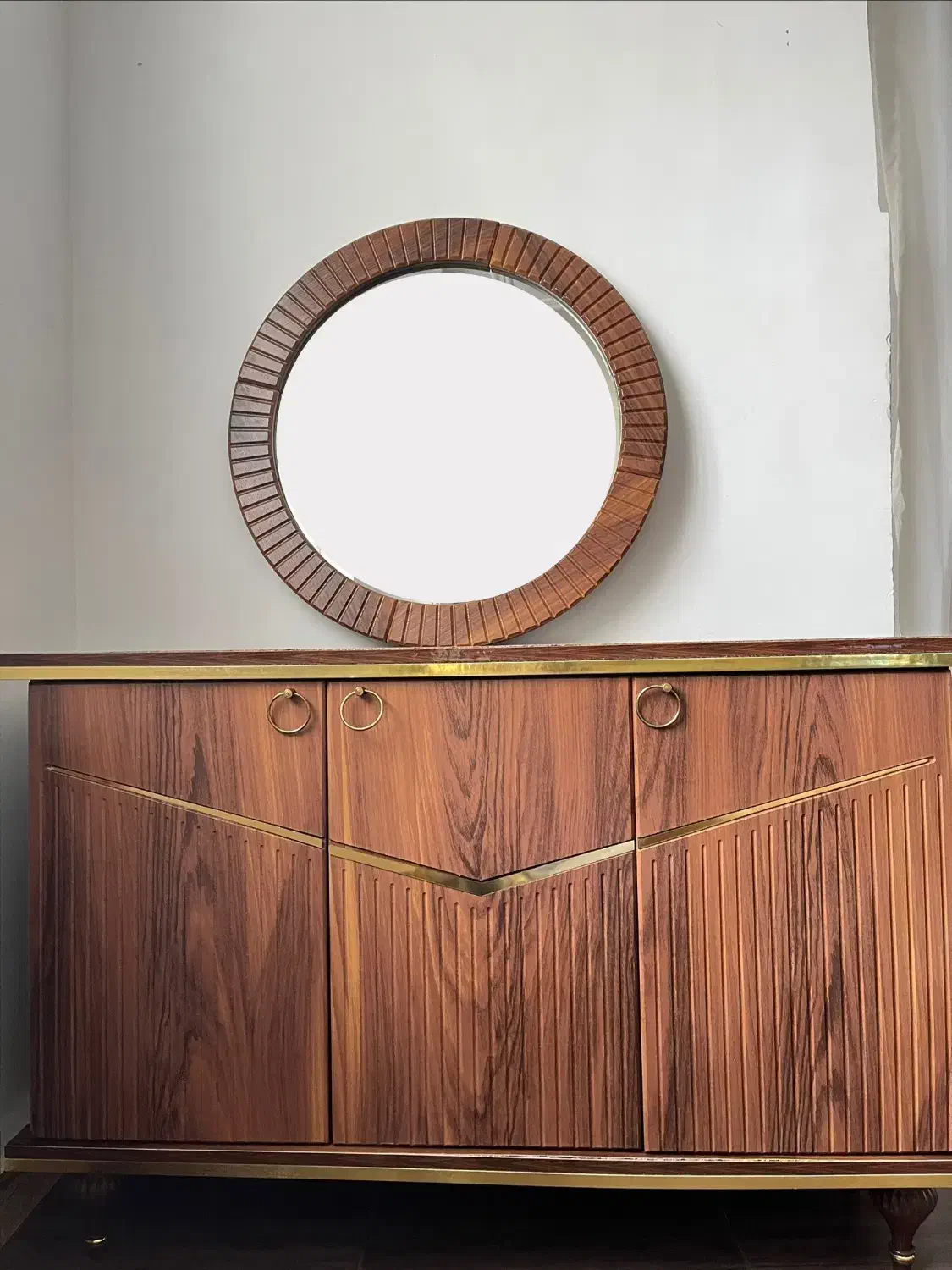 کنسول طرح لبخند|بوفه، ویترین، کنسول|رشت, نخودچر|دیوار