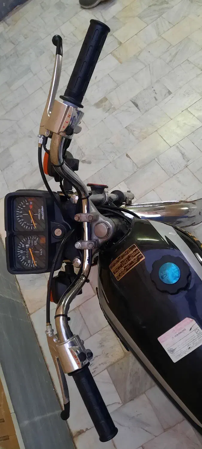 موتور هندا ۲۰۰ پلاک ملی|موتورسیکلت|قم, چهار مردان|دیوار