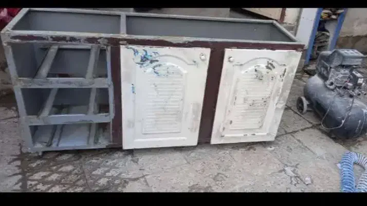 ضدزنگ و رنگ در حیاط ساختمان کابینت سایبان و...|خدمات پیشه و مهارت|دوگنبدان, |دیوار