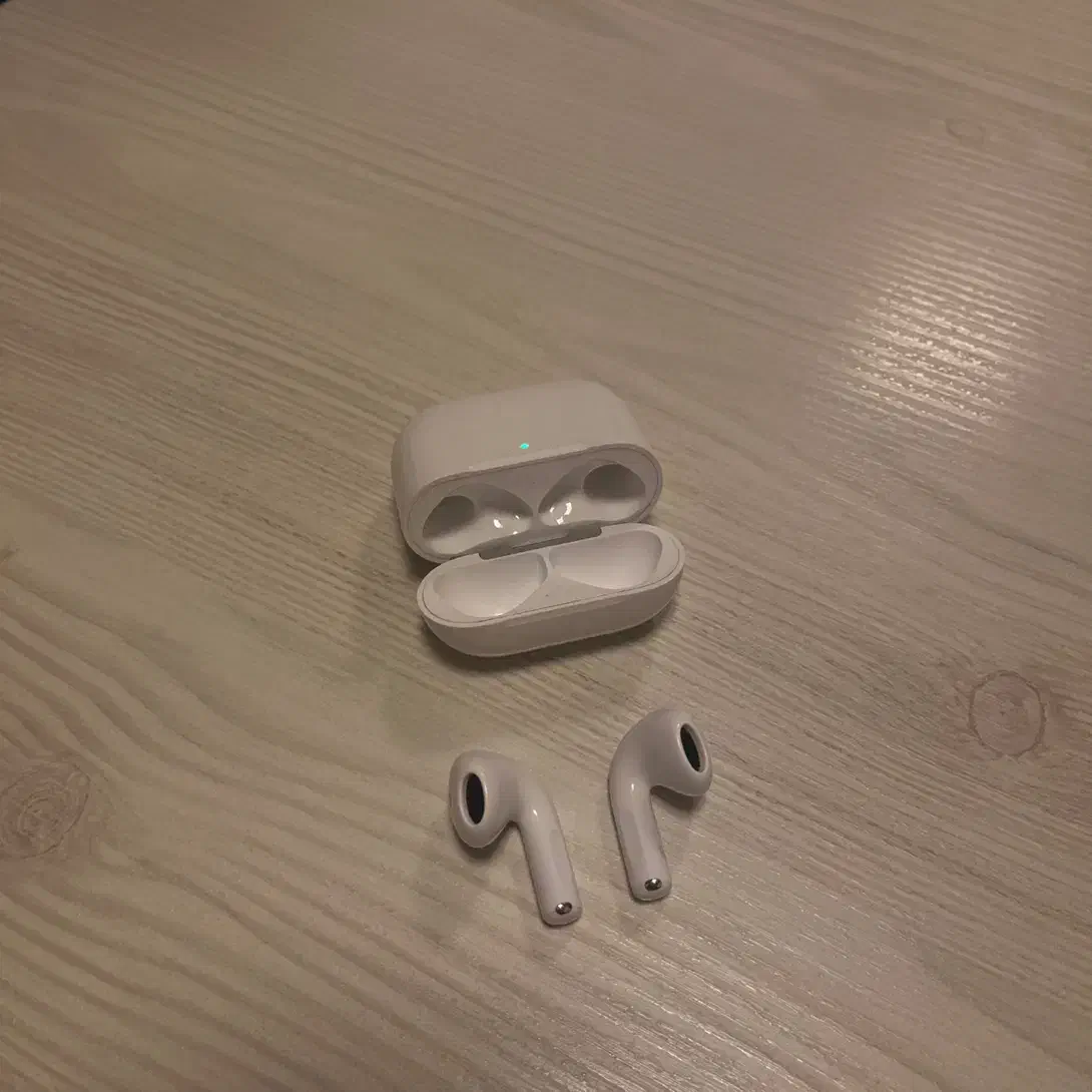 Airpods 4 نسخه ANC|لوازم جانبی موبایل و تبلت|ساری, |دیوار