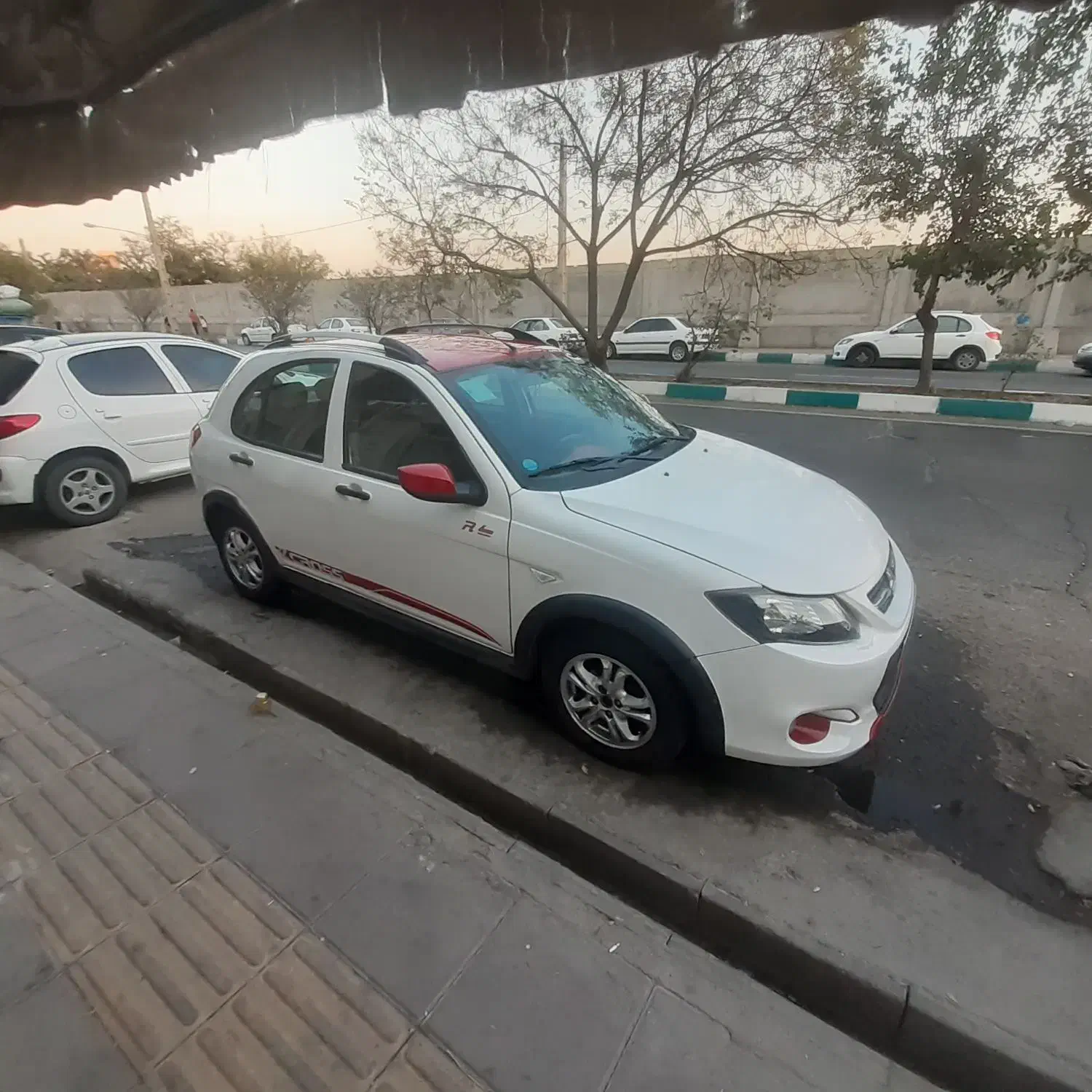 کوییک ۱۴۰۰R|خودرو سواری و وانت|تهران, شکوفه (عبدل آباد)|دیوار