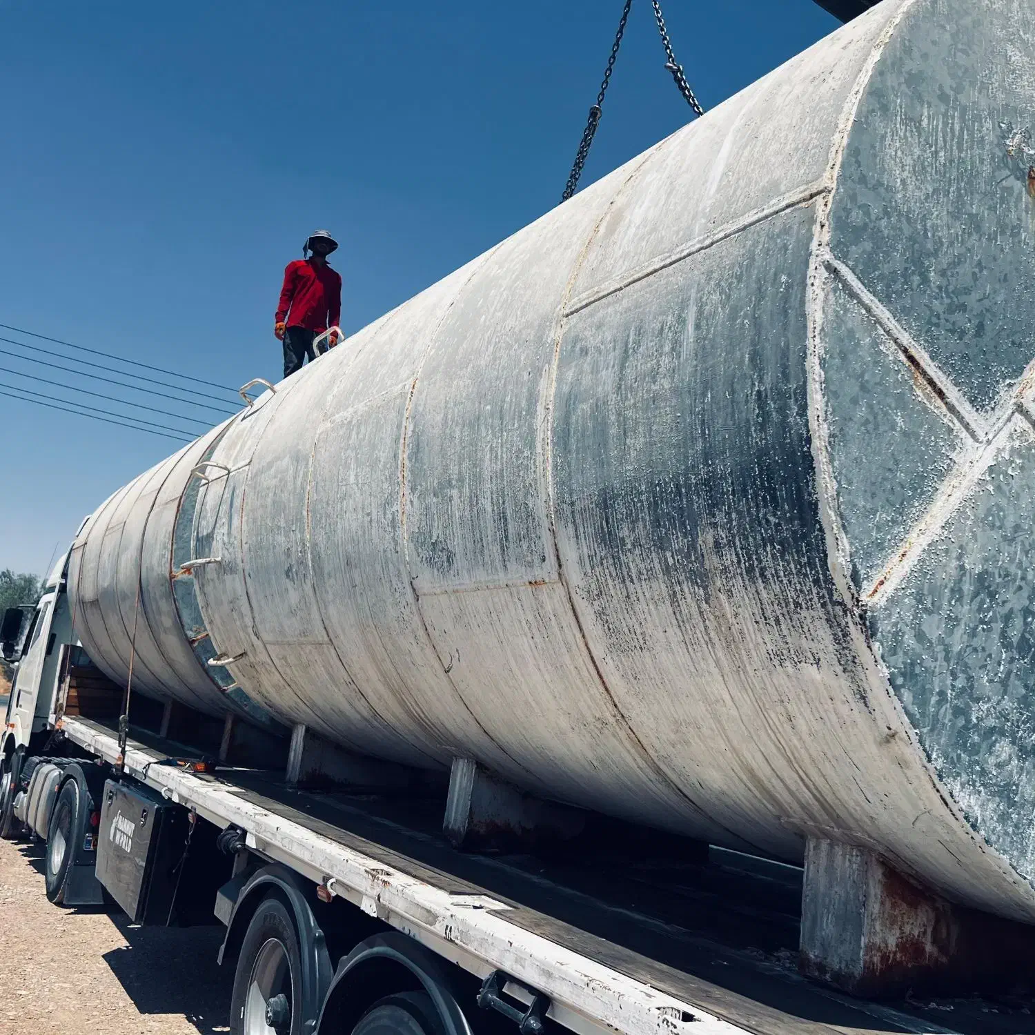 مخزن.  منبع آب. تانکر آهنی وپلاستیکی|عمده‌فروشی|شیراز, علی آباد|دیوار