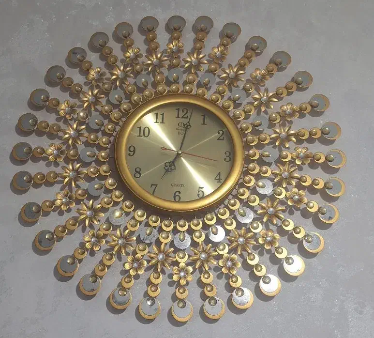 ساعت دیواری مدل خورشیدی سالم سالم|ساعت دیواری و تزئینی|آبیک, |دیوار