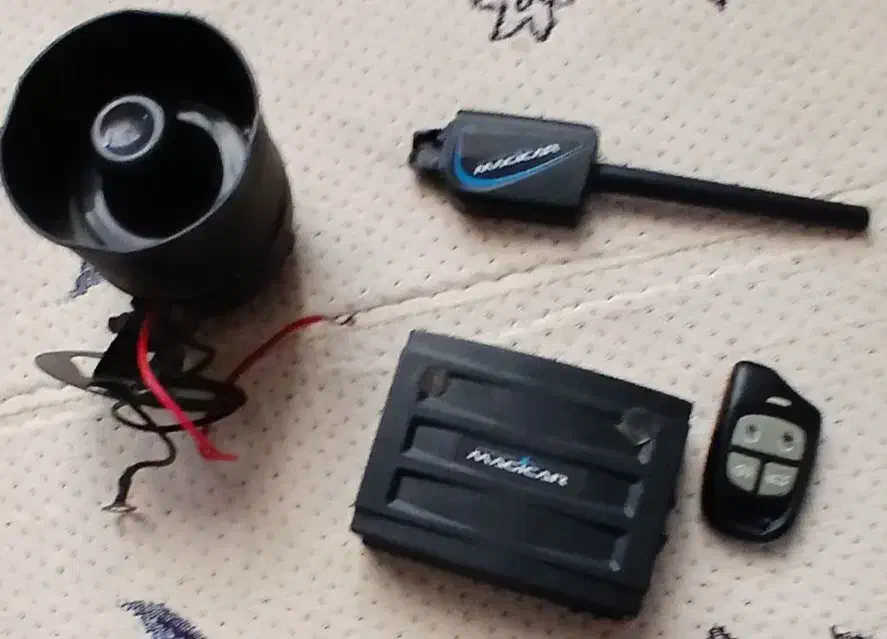 دزد گیر مجیکار|صوتی و تصویری|کبودرآهنگ, |دیوار