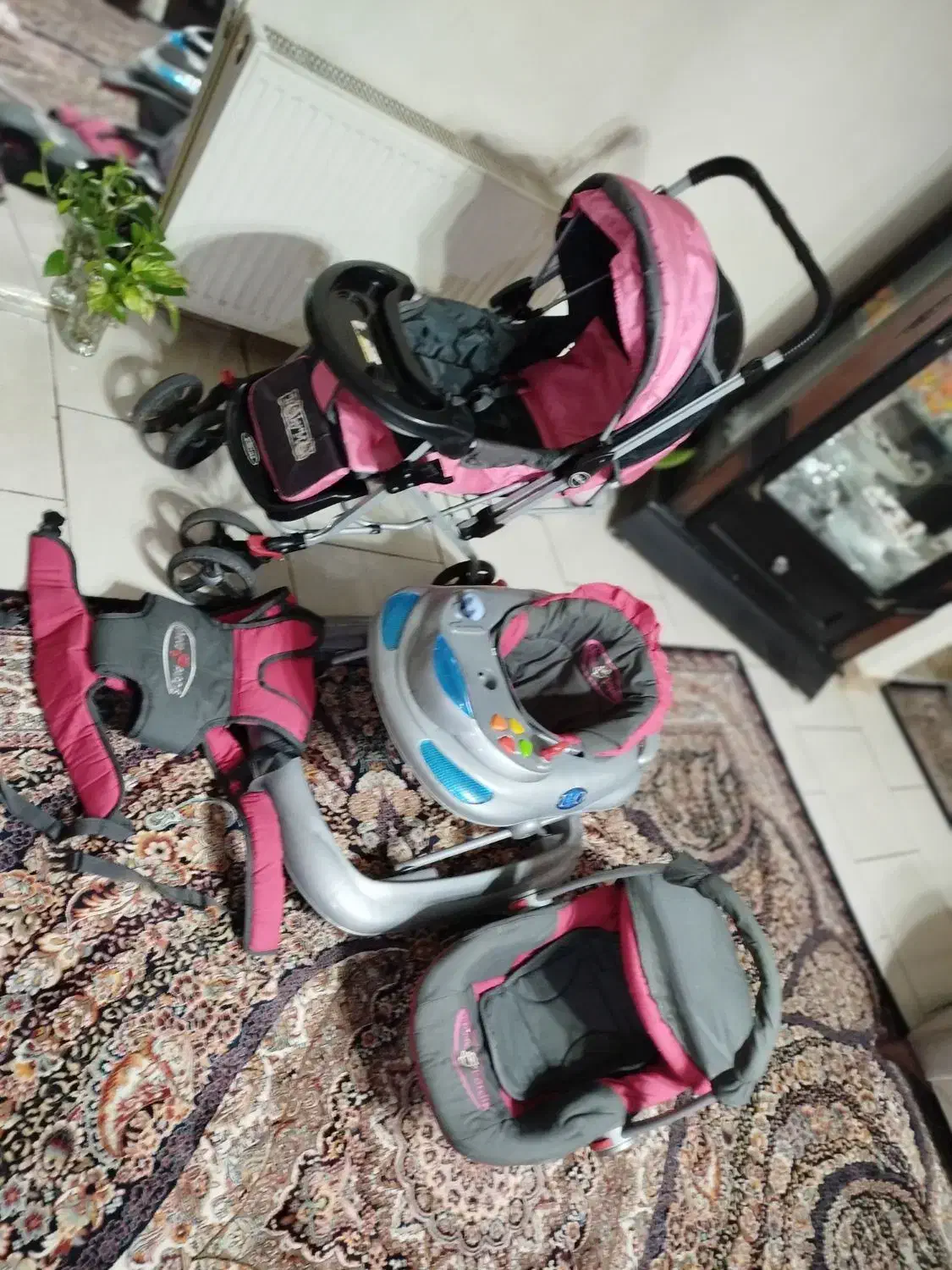 کالسکه وکریروروروئک وآغوشی|کالسکه و لوازم جانبی|پردیس, فاز ۳|دیوار