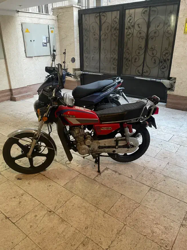 هندا ۲۰۰ درحد سالم و تمیز|موتورسیکلت|تهران, کرمان|دیوار