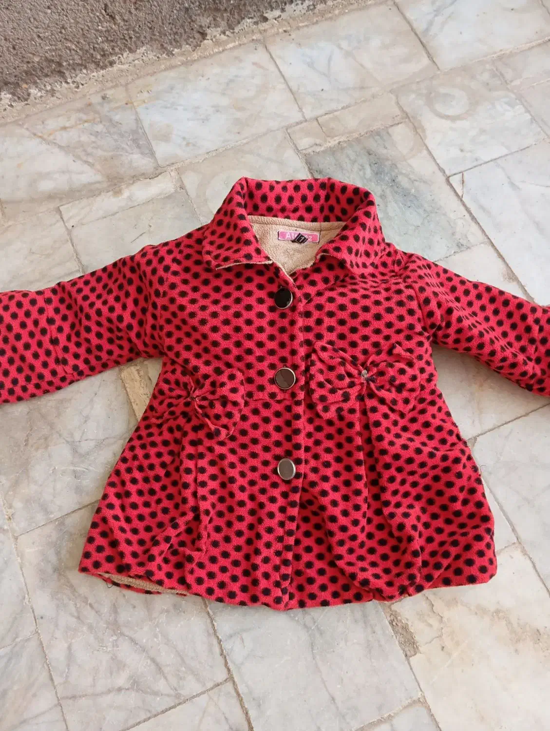 کاپشن دخترانه|کفش و لباس بچه|نیشابور, پنجراه|دیوار