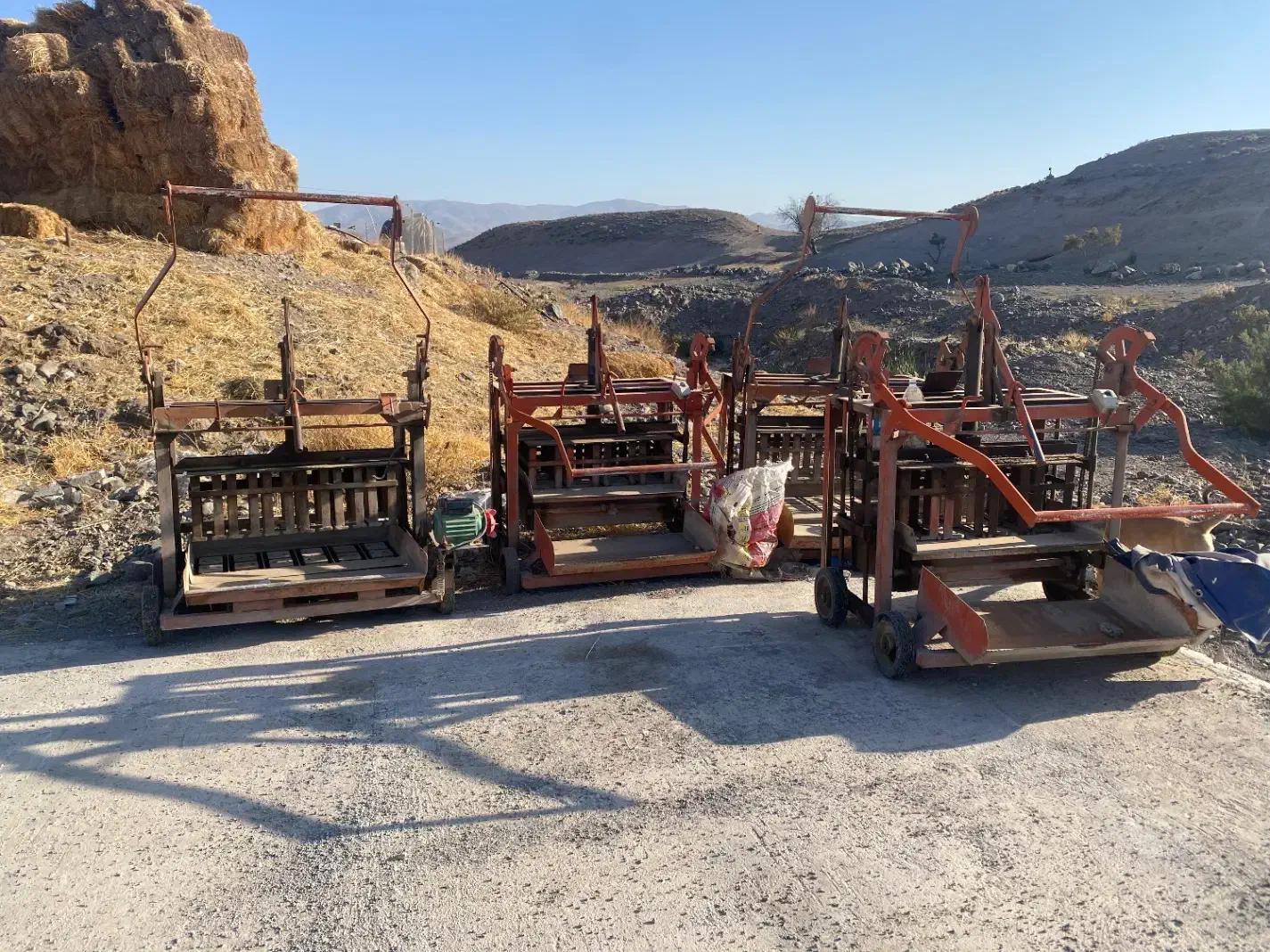 دستگاه بلوک زنی دستی (حق نژاد )|ماشین‌آلات صنعتی|محمدیه-قزوین, |دیوار