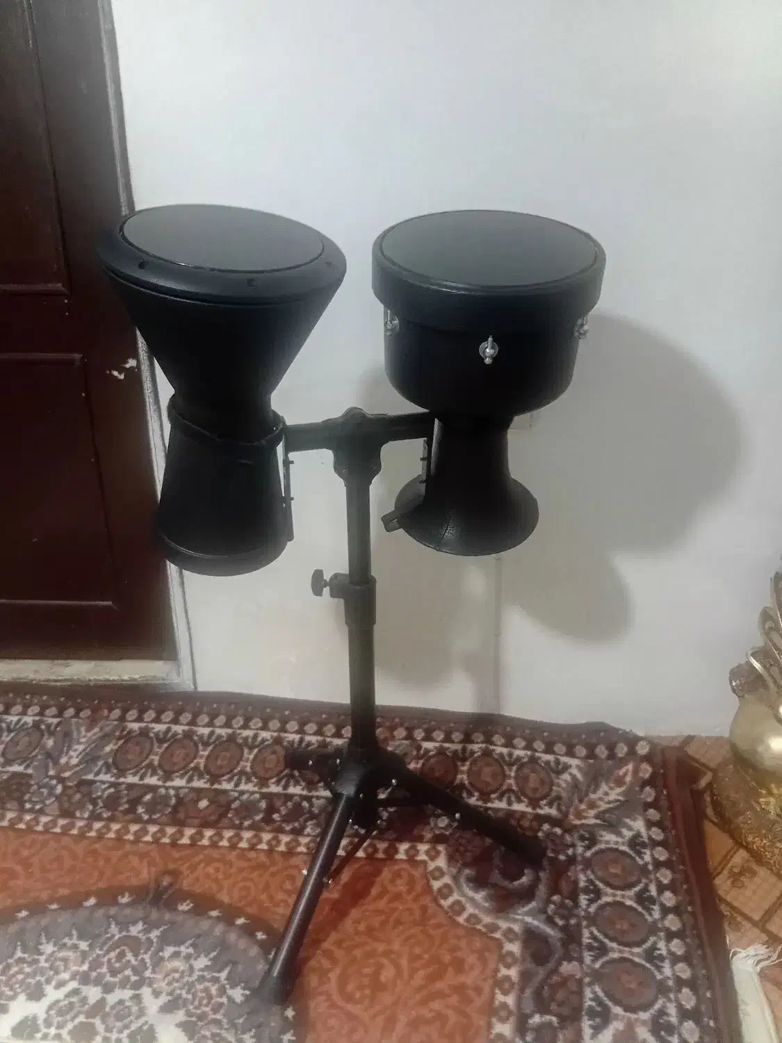 تمبک دوعدد|سازهای سنتی|ارومیه, |دیوار