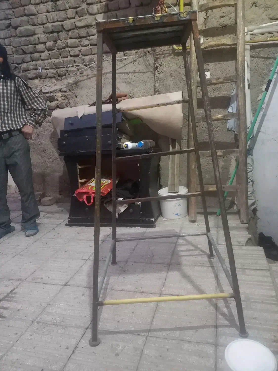 چهارپایه بلند|ابزارآلات|بروجرد, |دیوار