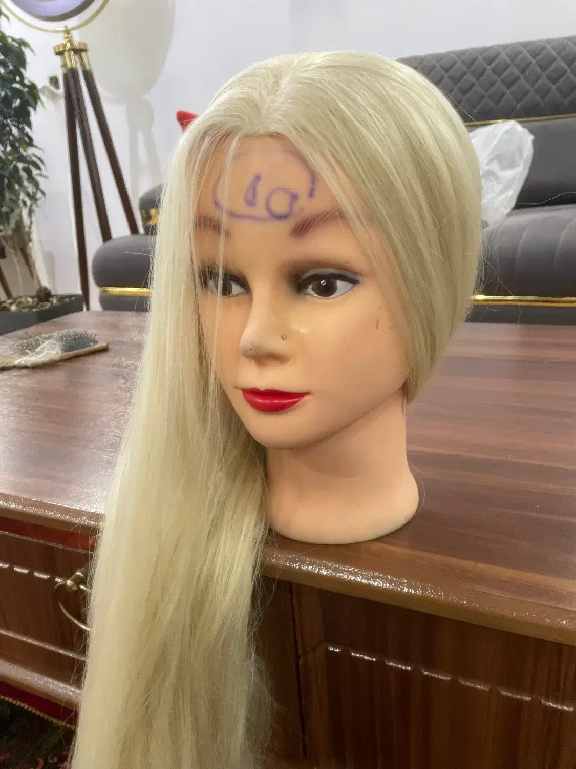 کله مانکن|آرایشگاه و سالن‌های زیبایی|ایلام, |دیوار