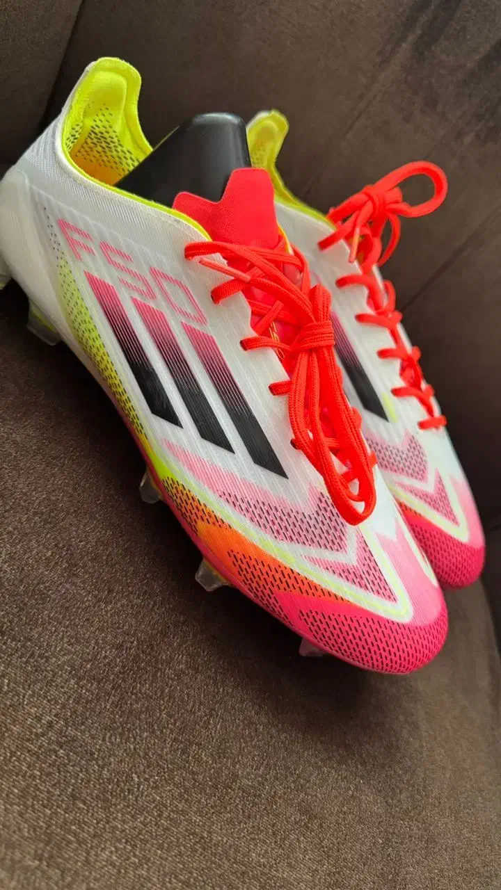 استوک فوتبال|کیف، کفش، کمربند|قم, پردیسان|دیوار