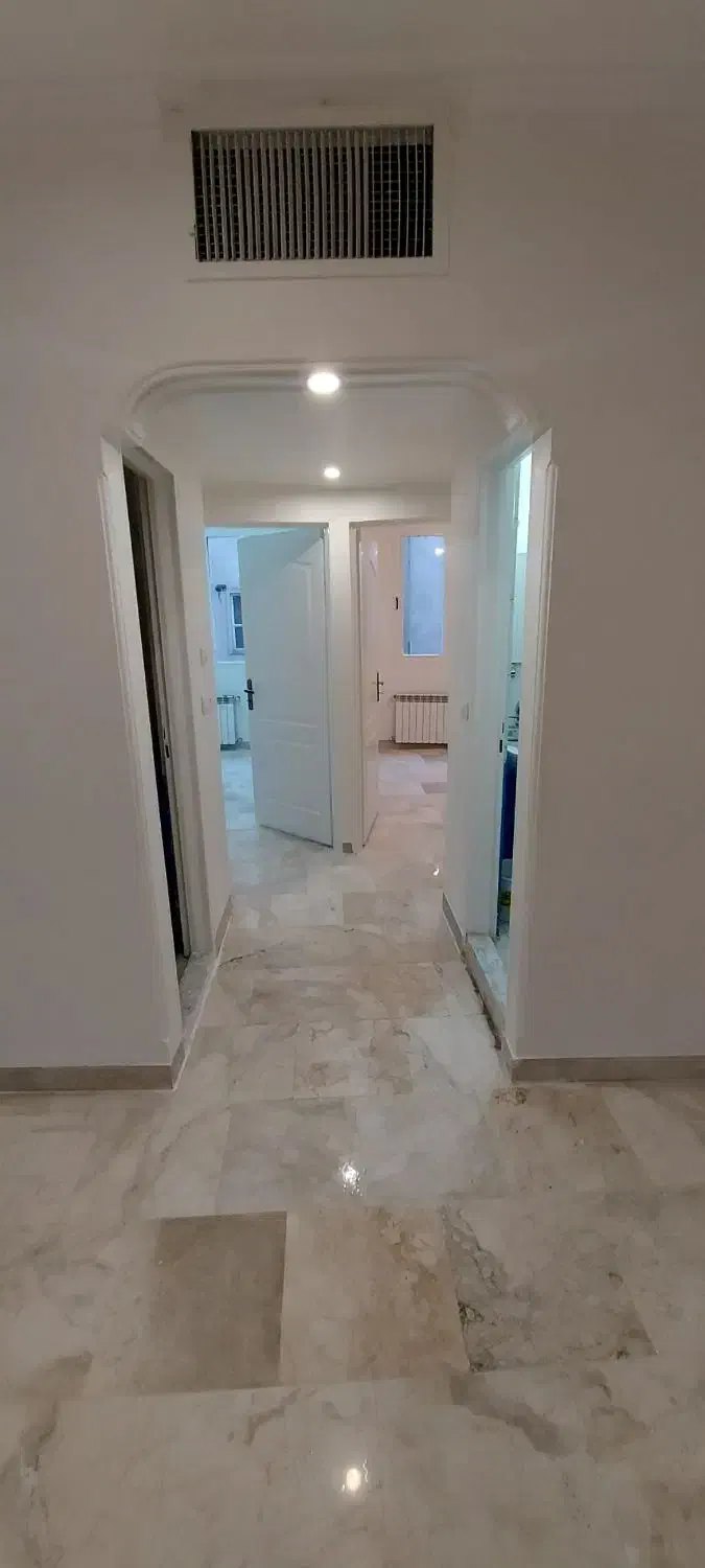 ۹۵متری گلبرگ چهار طبقه تک واحدی