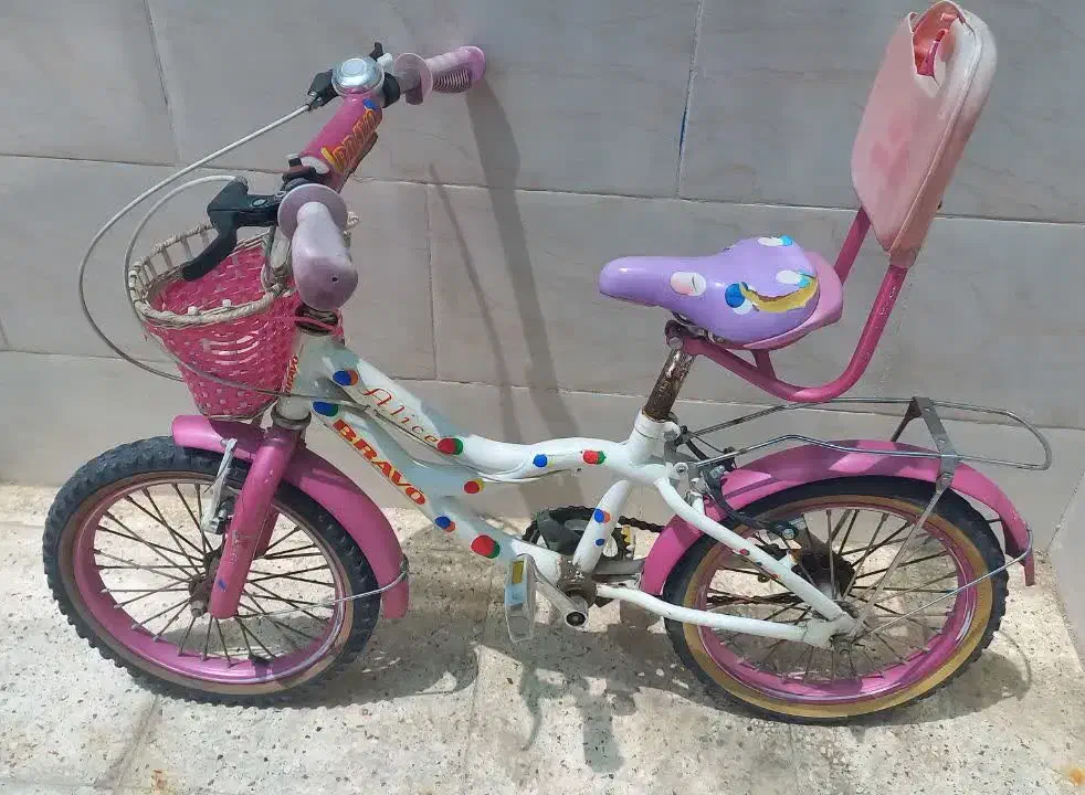 دوچرخه بچگانه|دوچرخه، اسکیت، اسکوتر|خمینی‌شهر, |دیوار