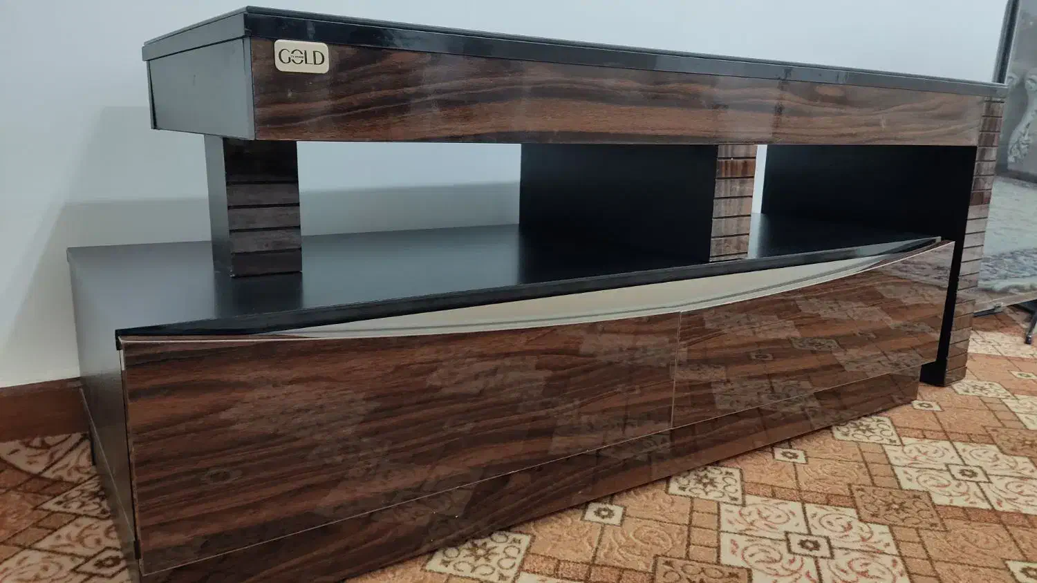 میز تلویزیون در حد نو نو بدون هیچگونه آسیبی|میز تلویزیون|مشگین شهر, |دیوار