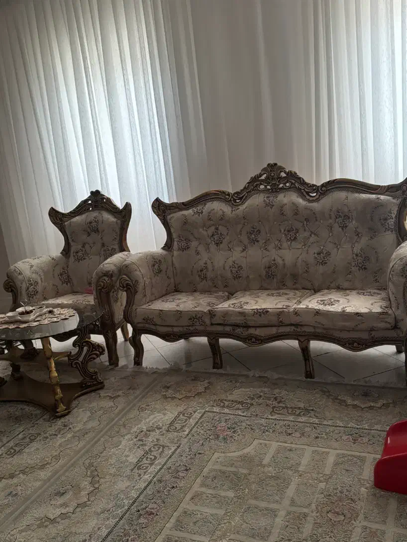 مبل ۹ نفره کلاسیک و میز نهارخوری|مبلمان خانگی و میز عسلی|باقرشهر, |دیوار