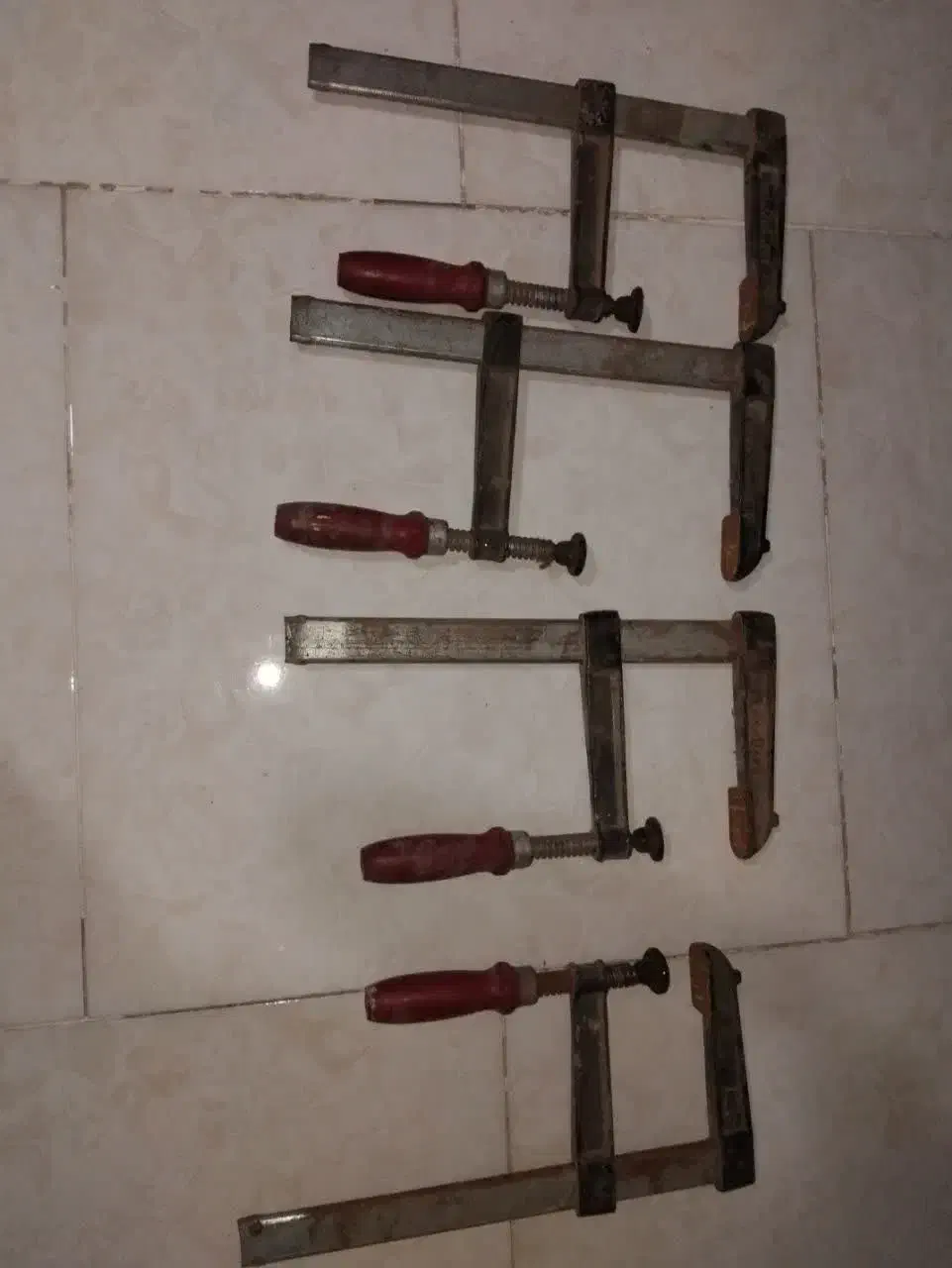 فروش چکمه کار و پیچ دستی و پایه بالابر و فرغون|کیف، کفش، کمربند|کرج, باغستان|دیوار