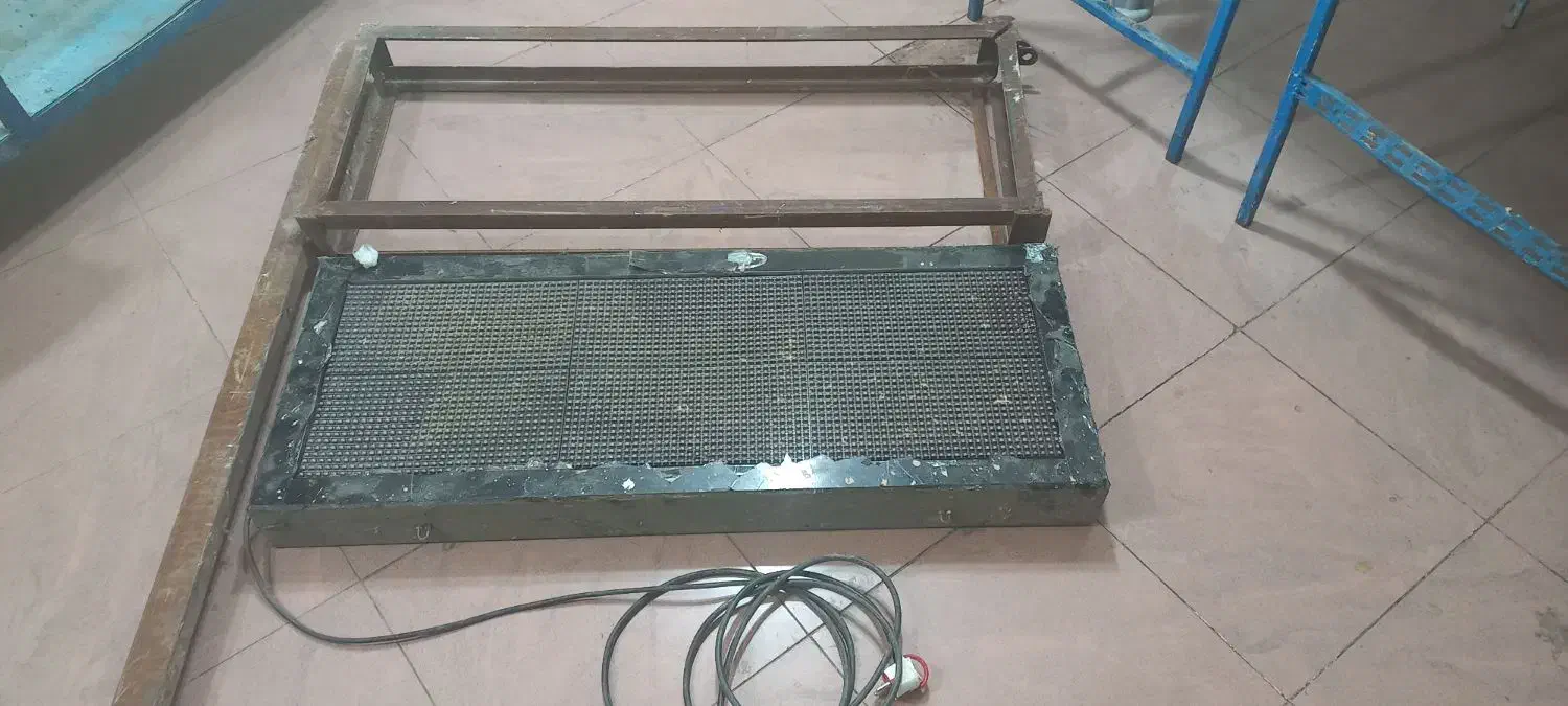 تابلو روان با پایه دو نیم متری|فروشگاه و مغازه|شهرکرد, |دیوار