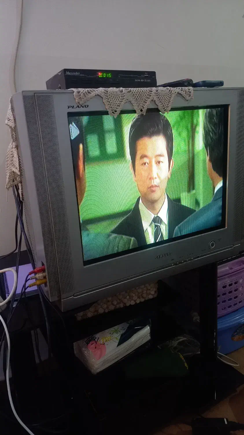 تلویزیون +گیرنده +میز|تلویزیون و پروژکتور|قم, مسجد امام حسن|دیوار