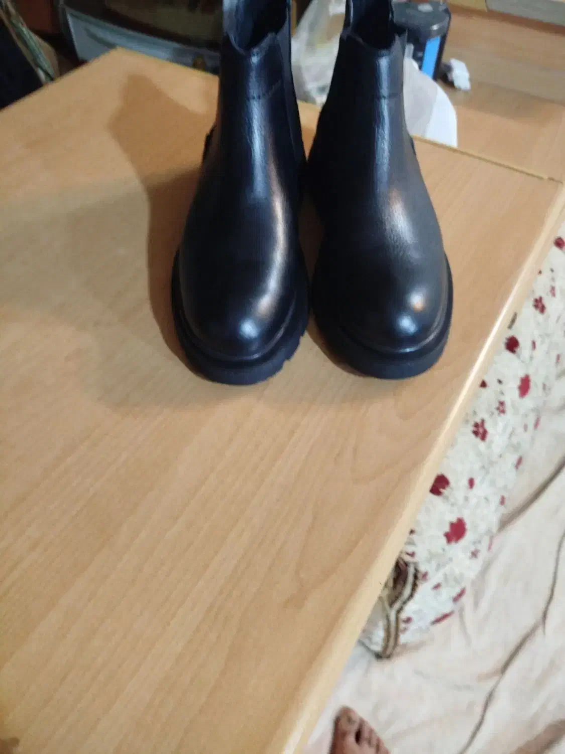 نیم بوت|کیف، کفش، کمربند|مبارکه, |دیوار