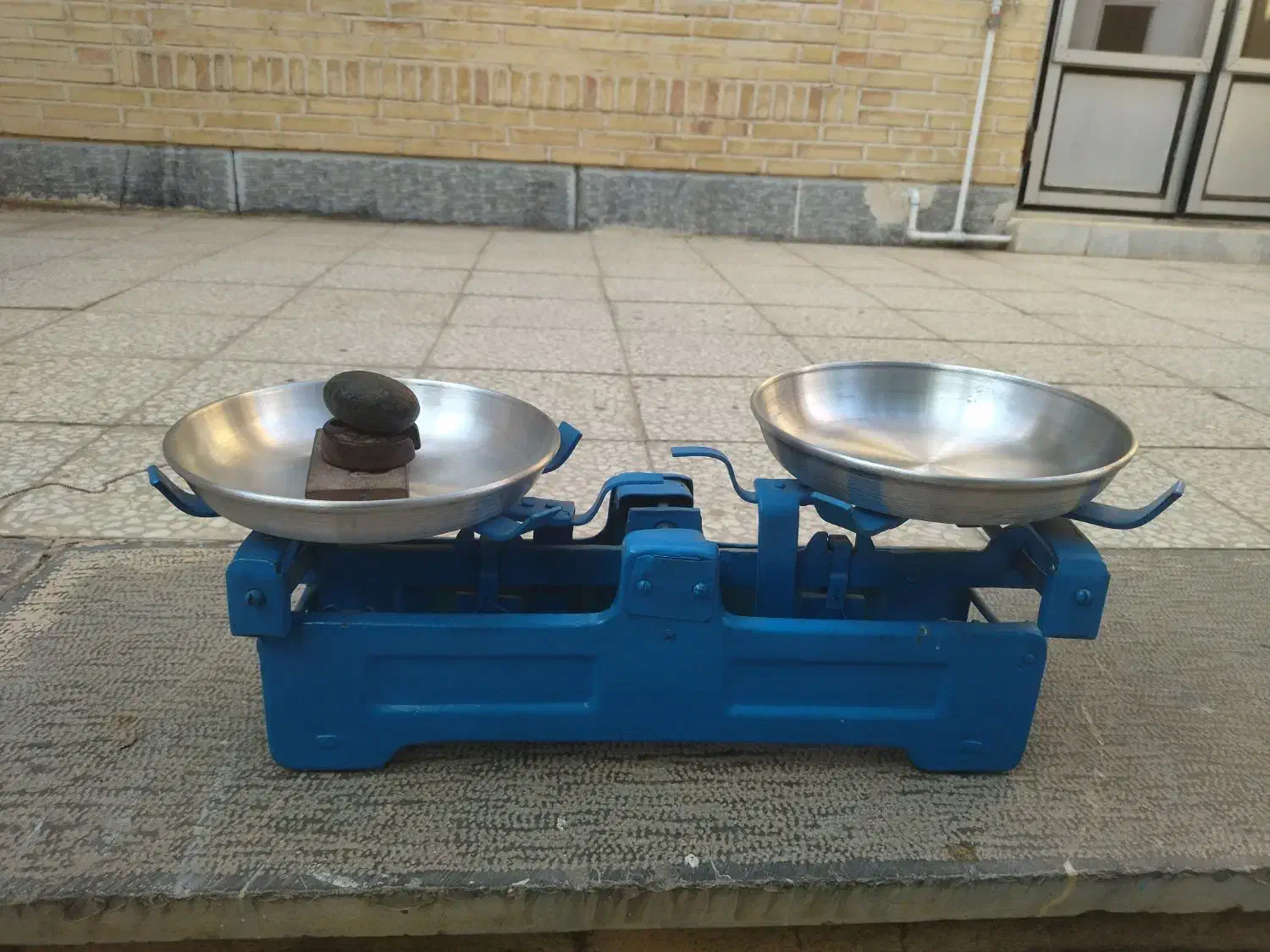 ترازو دوکبه|کلکسیون اشیاء عتیقه|آباده, |دیوار