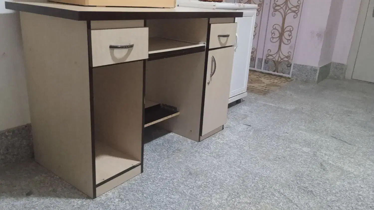 میز تحریر ،کامپیوتر|میز تحریر و کامپیوتر|بیرجند, |دیوار