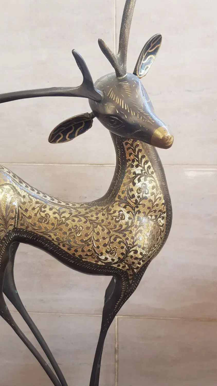 گوزن برنز|کلکسیون اشیاء عتیقه|اشنویه, |دیوار