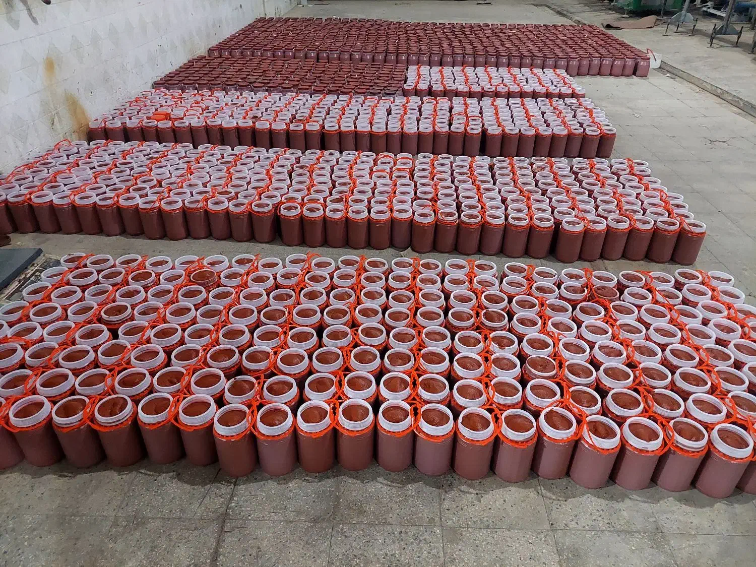 مرکز تولید و پخش رب گوجه و شیره خرما و انگور|عمده‌فروشی|قم, شهرک سازمان آب|دیوار