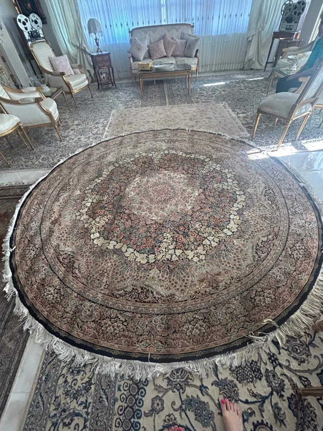 فرش ماشینی سه در سه متر خیلی بزرگه سایزش|فرش|تهران, جماران (نیاوران)|دیوار