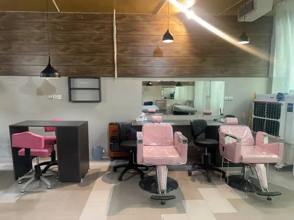 اجاره سالن زیبایی بر۲۰بیست متری خمینی|اجارهٔ مغازه و غرفه|اسلام‌شهر, شهرک مفیدی|دیوار