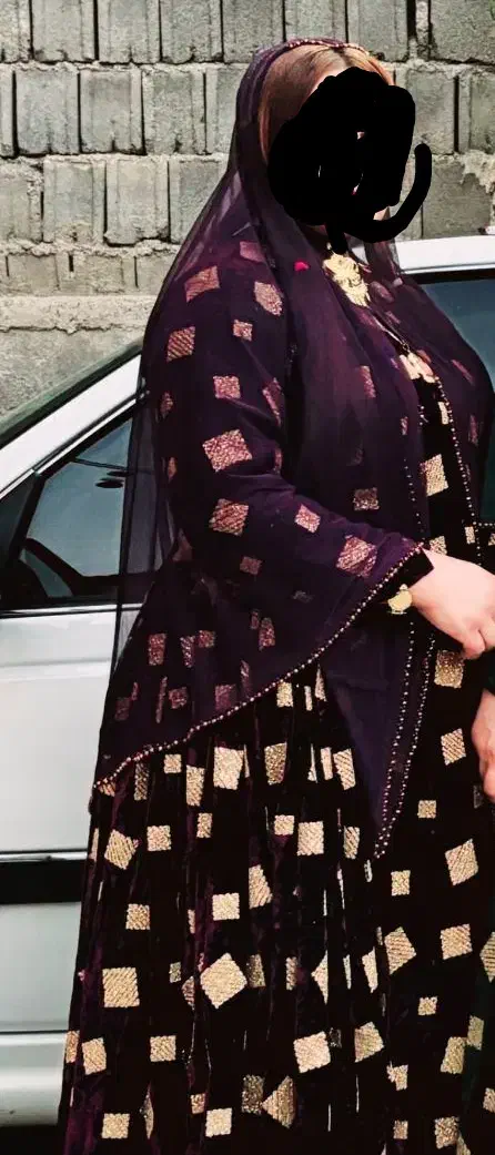 لباس مخمل زرشکی|لباس|یاسوج, |دیوار