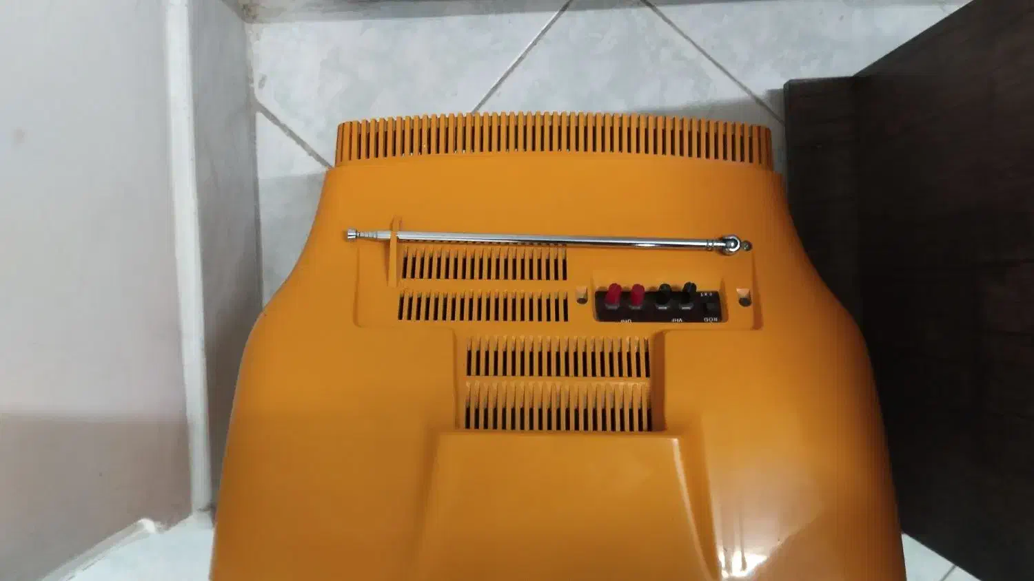 تلویزیون ۱۴ اینچ|تلویزیون و پروژکتور|کرج, بنیاد|دیوار