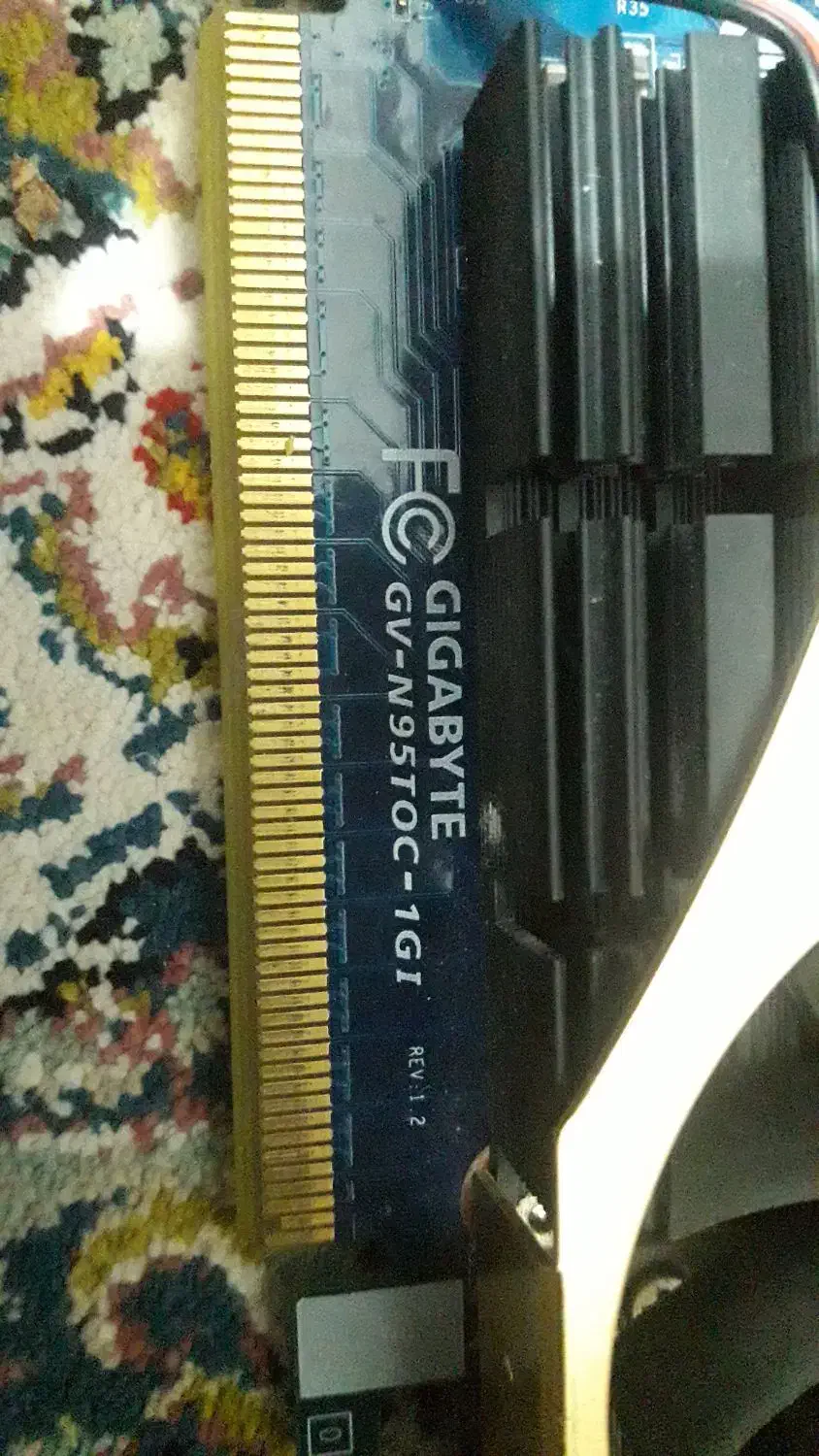 مادربرد گیگابایت ddr2 و گرافیک ۱ گیگ|قطعات و لوازم جانبی رایانه|مشهد, خواجه ربیع|دیوار