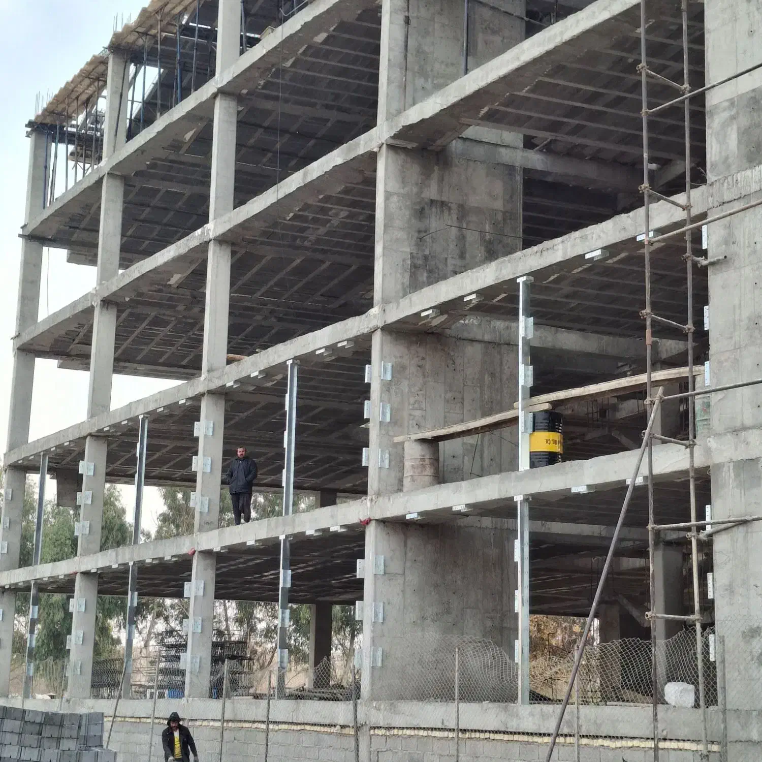 فروش و اجرای انواع والپست (گالوانیزه ،فولادی،نبشی)|خدمات پیشه و مهارت|اصفهان, خواجه عمید|دیوار