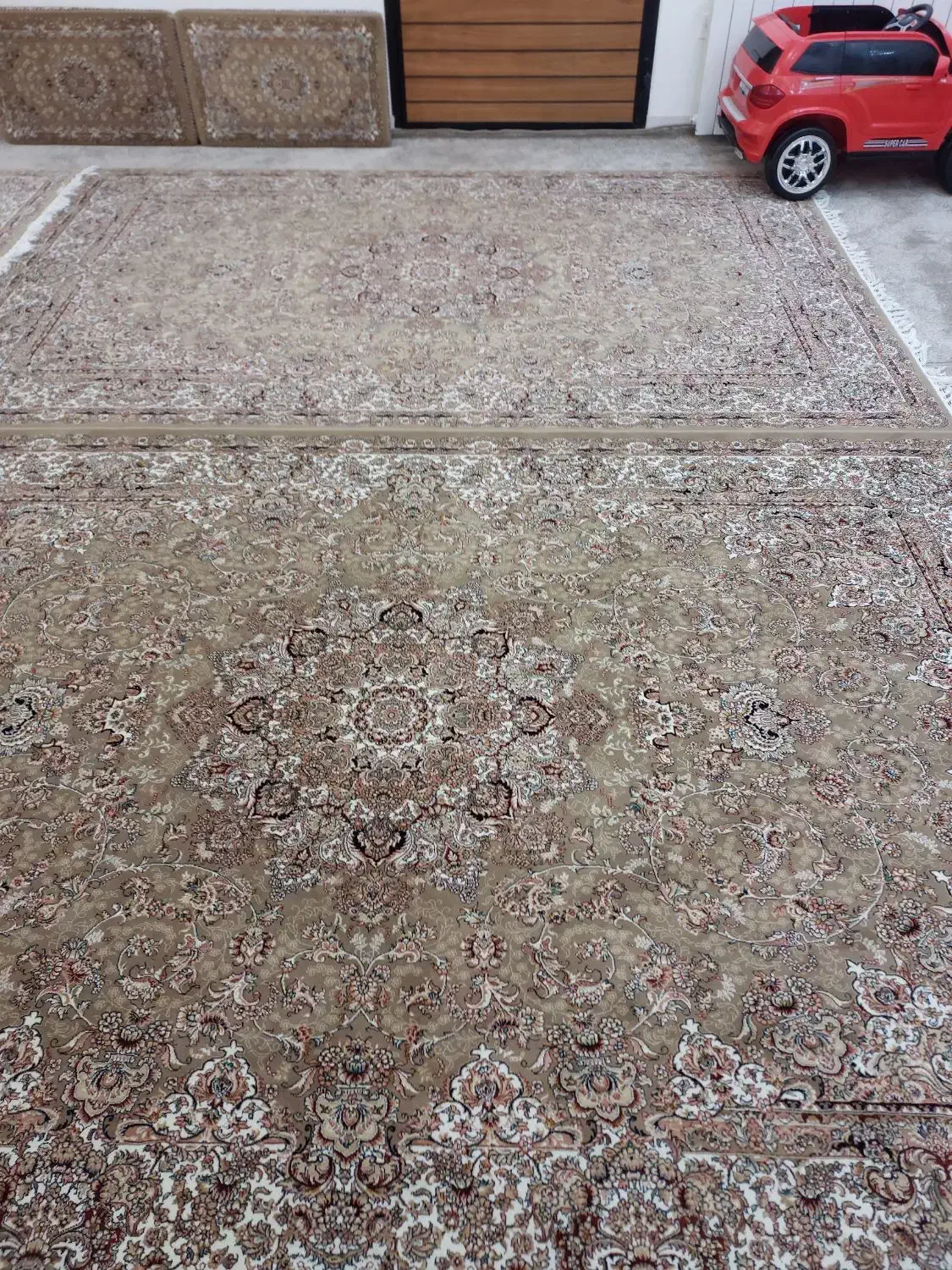 چهارتخته فرش ۶متری با ۶ عدد پشتی در حد نو|فرش|مریوان, |دیوار