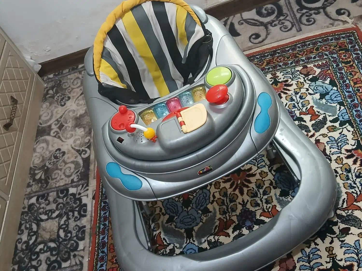 روروئک|اسباب و اثاث بچه|پیشوا, |دیوار