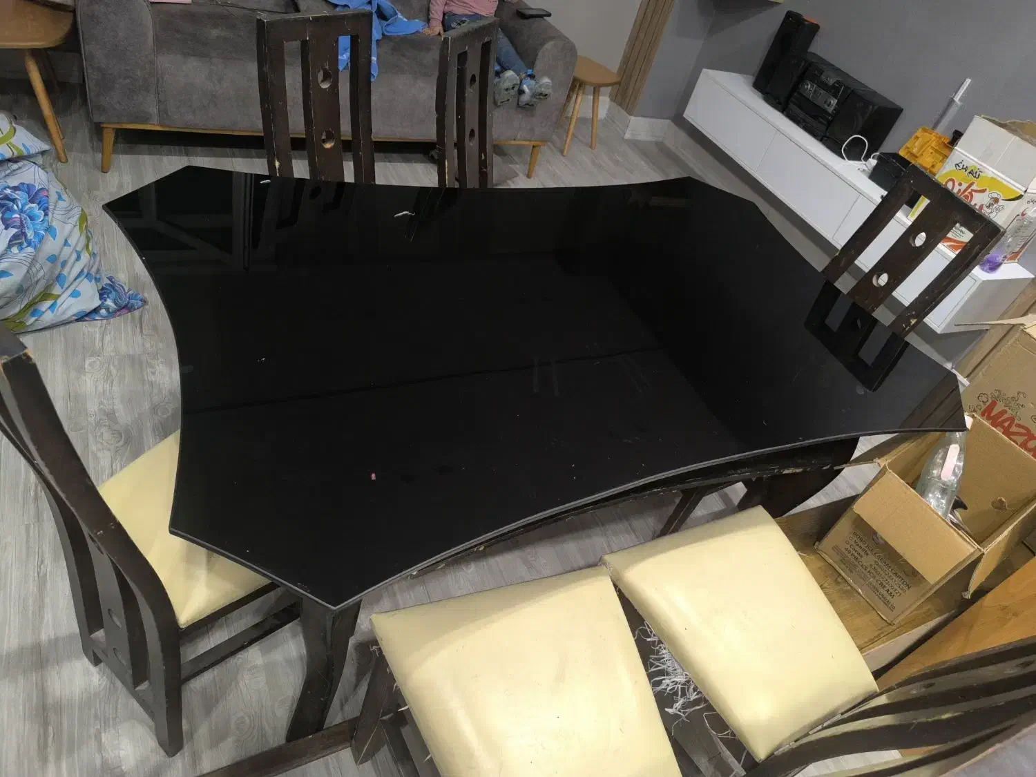 میز ناهار خوری|میز و صندلی غذاخوری|شیراز, کوشک میدان|دیوار