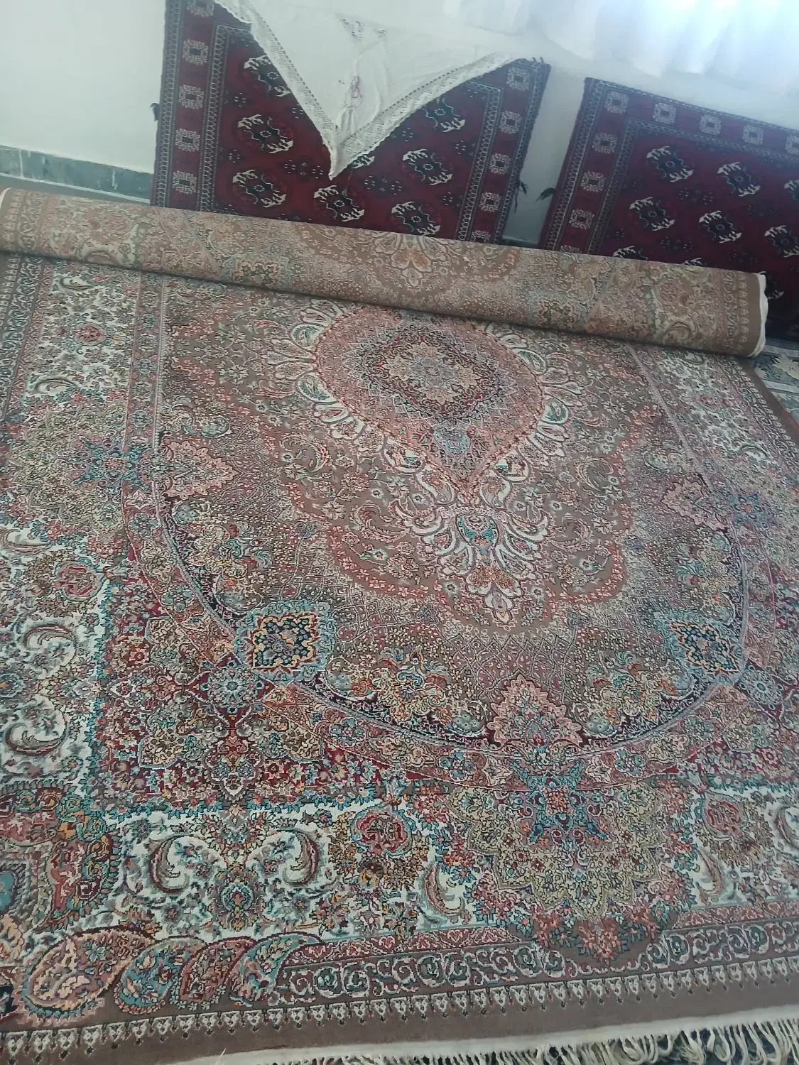 فرش‌۷۰۰شانه|فرش|بندر ترکمن, |دیوار