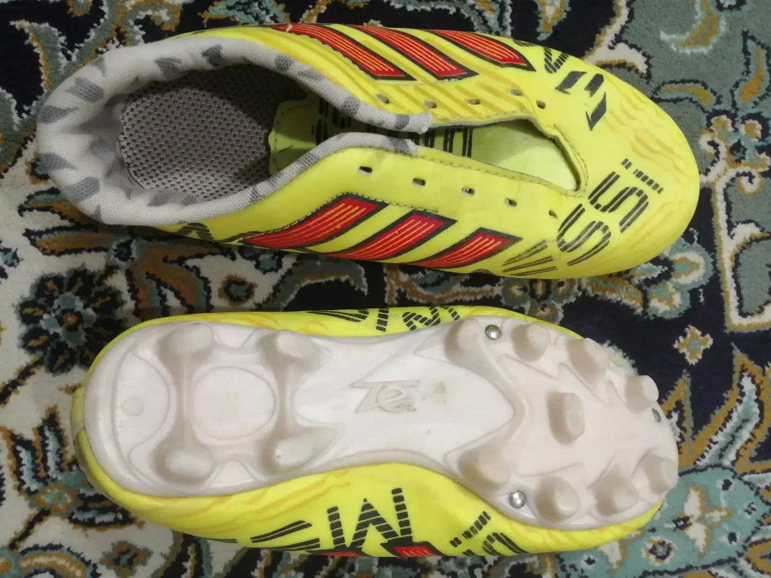 کفش چمن و لباس ورزشی|تجهیزات ورزشی|تربت جام, جامی|دیوار